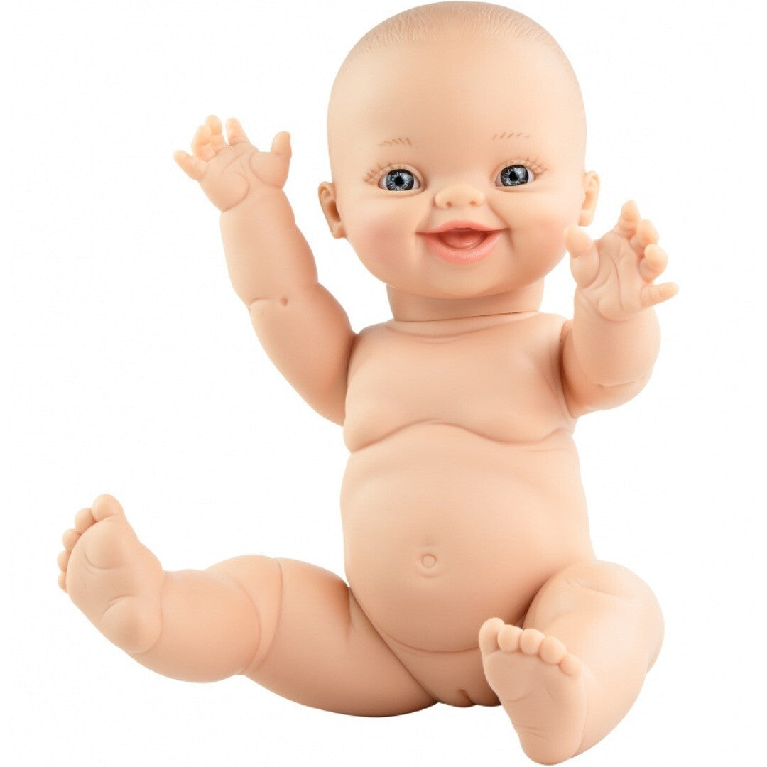 Paola Reina lachende babypop met beige huidskleur en opgestoken armen.