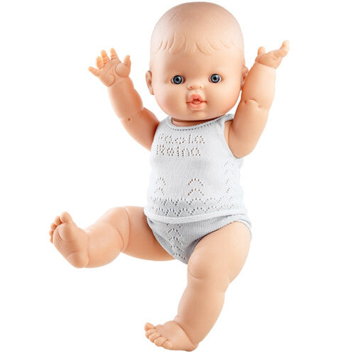 Paola Reina babypop Gordi meisje met ondergoed in een dynamische pose.