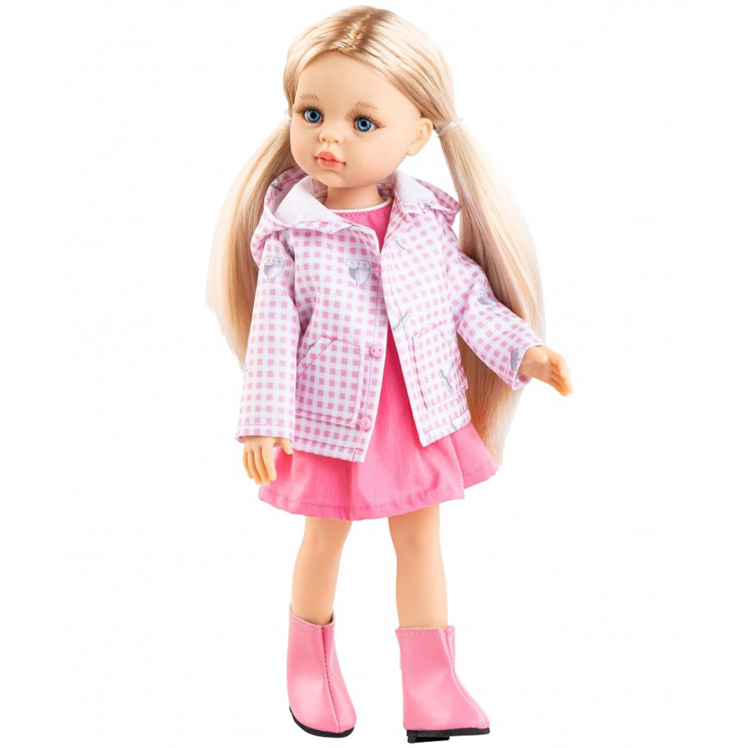 Paola Reina pop Amigas Rosa met blonde vlechten, een roze jurk, geruite jas en roze laarzen.