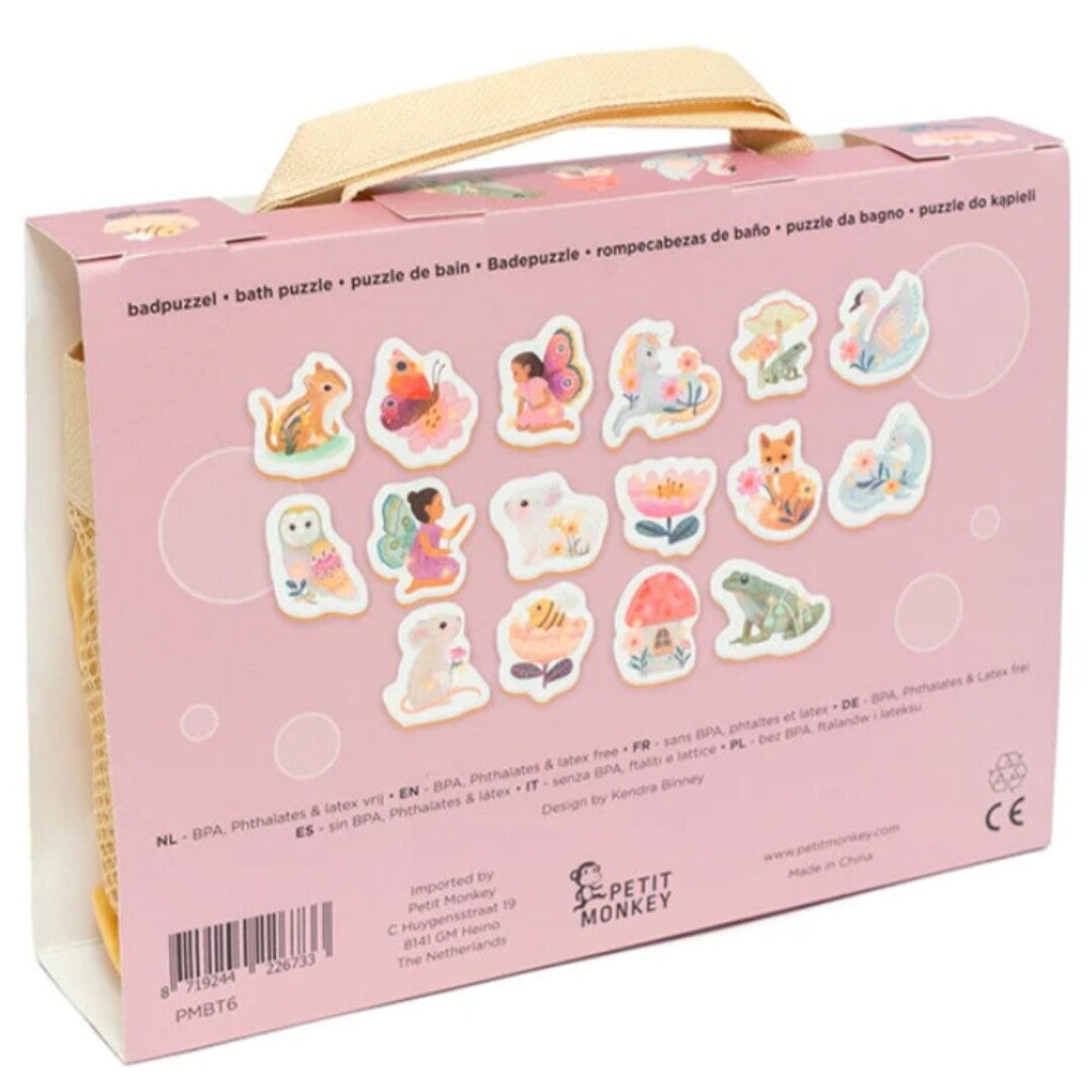 De achterkant van de Petit Monkey badpuzzel verpakking toont alle 16 schuimfiguren met dieren en een elfje.