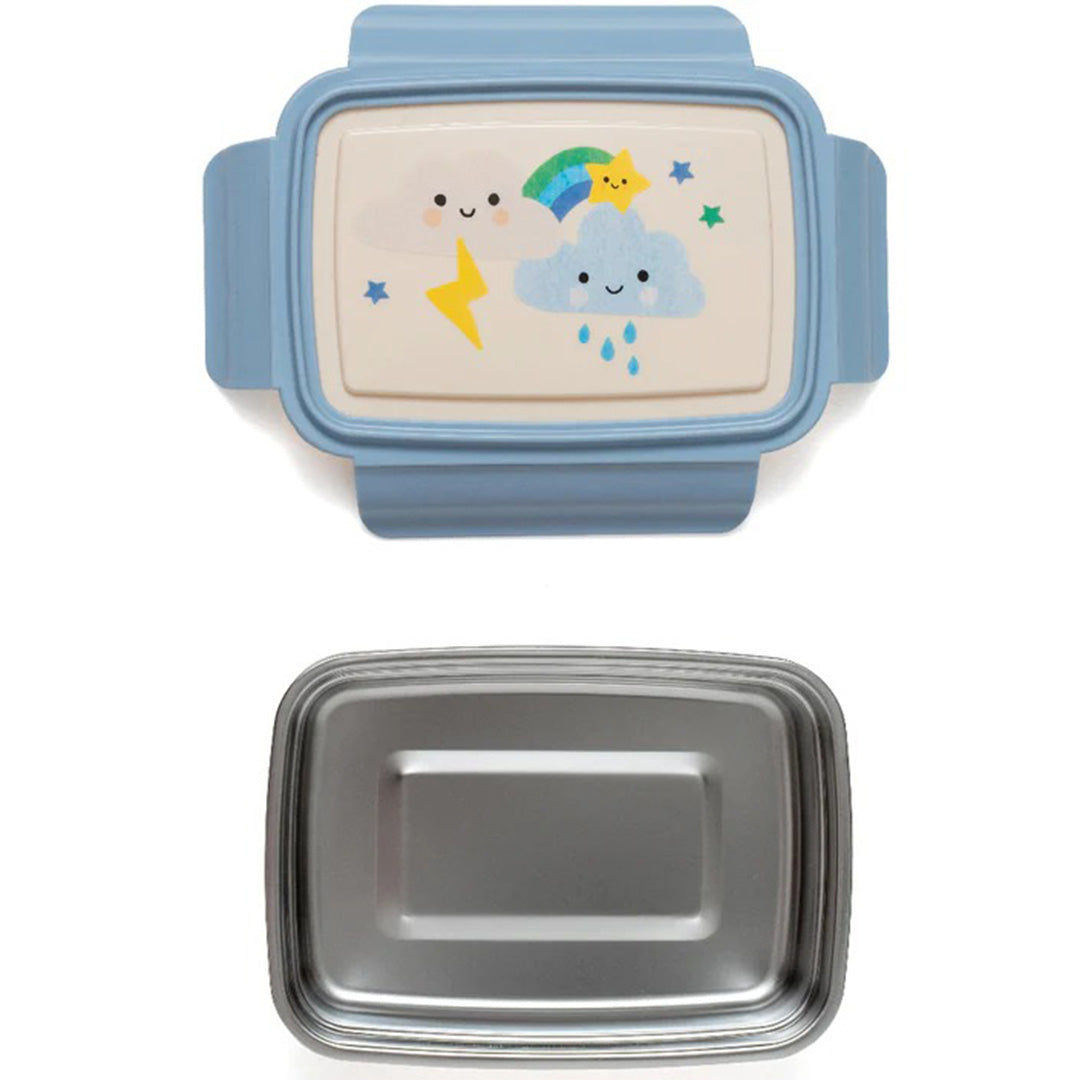 De deksel van de petit monkey bento broodtrommel met wolken en regenboog, en daaronder de losse roestvrijstalen binnenbak.