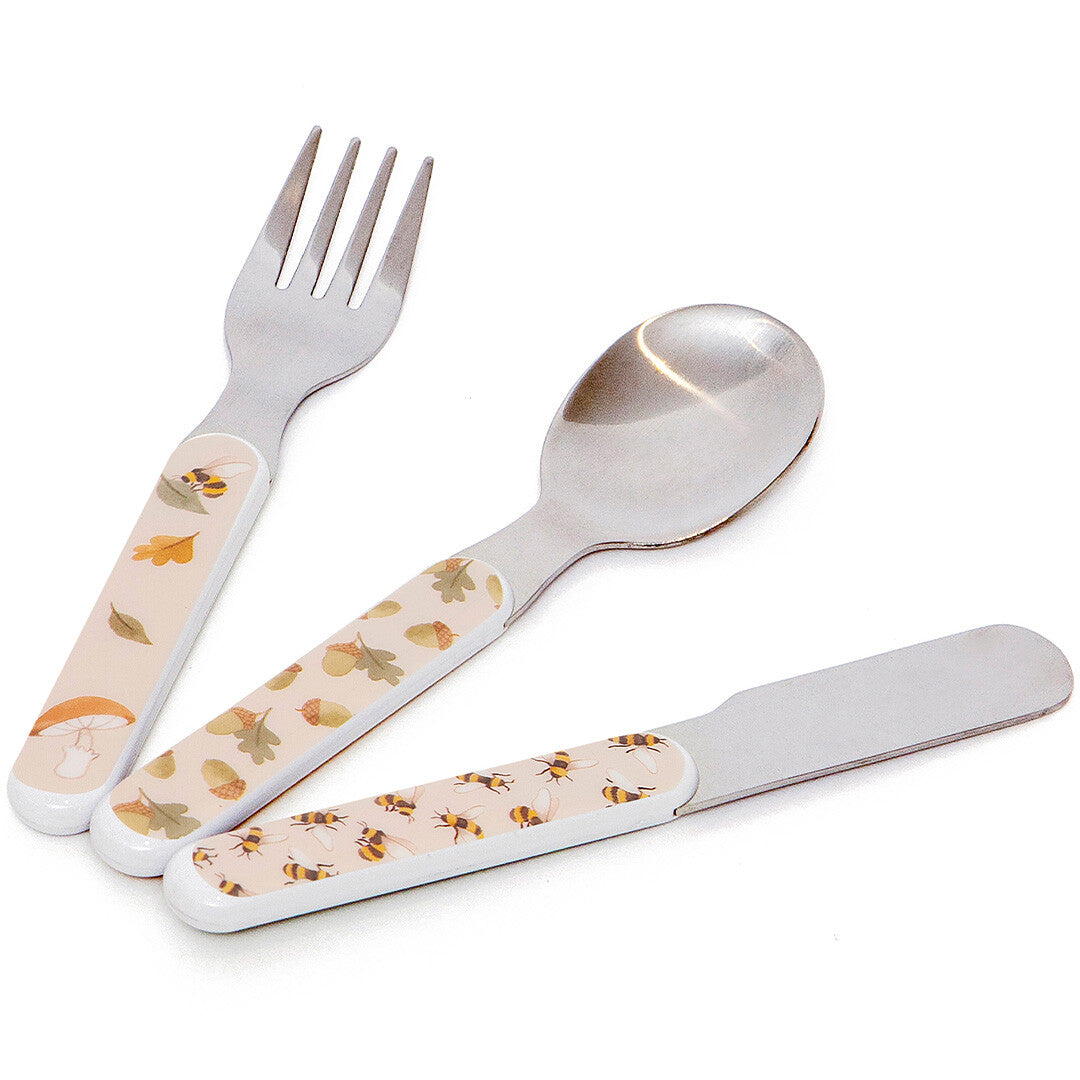 Petit monkey kinderbestekset met een vork, lepel en mesje met beige handvatten versierd met bladeren, eikels, paddenstoelen en bijen.