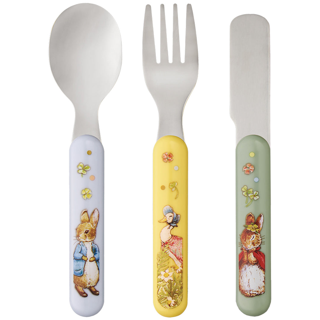 petit jour kinderbestek Pieter Konijn set met lepel, vork en mes met kleurrijke handvatten.