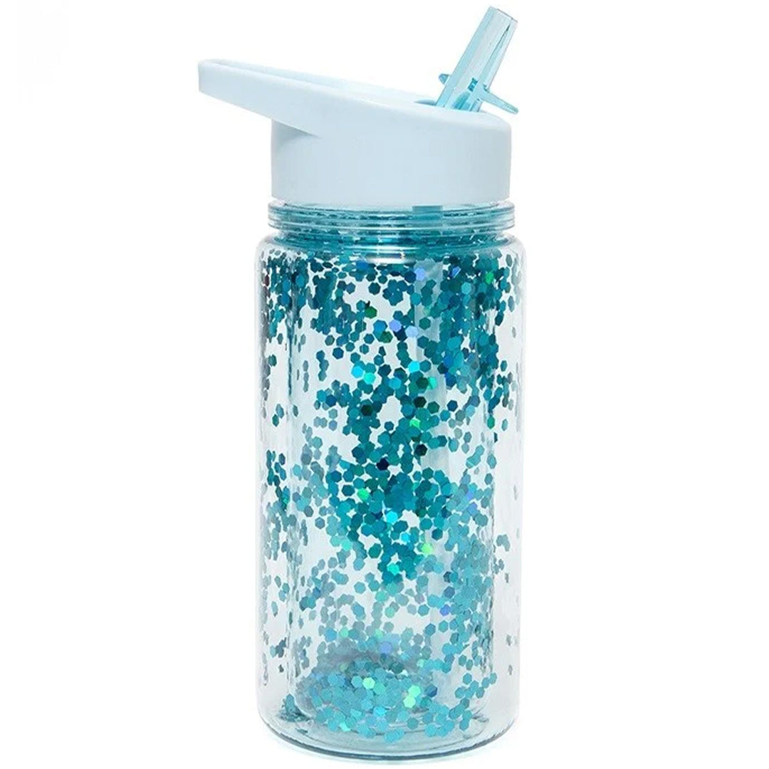 petit monkey kinder drinkfles met blauwe glitter en een lichtblauwe dop met rietje.