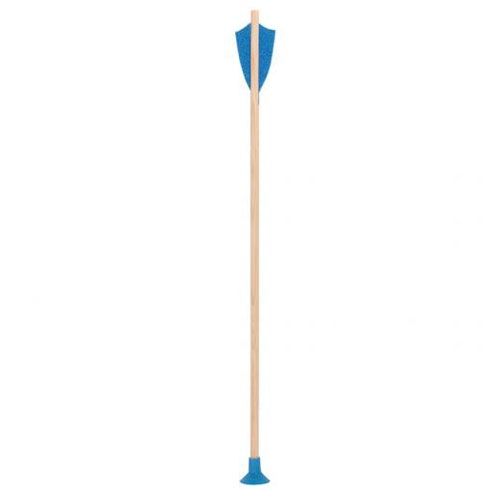Houten speelgoedpijl met blauwe zuignap en blauwe viltveren.