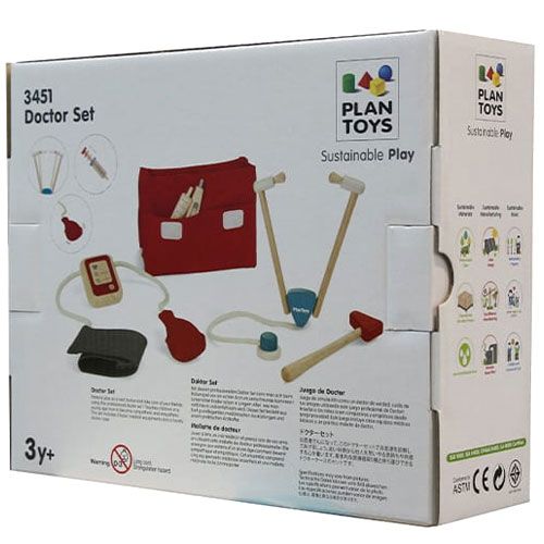 Achterkant van de Plan Toys dokterspeelset verpakking met productinformatie en afbeeldingen van de inhoud.