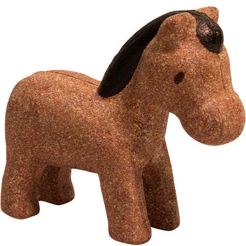 Plan Toys houten speelgoedfiguur van een bruin paard met textuur.