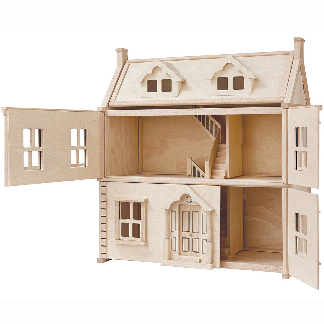 Plan Toys Victoriaans houten poppenhuis met opengeklapte zijpanelen en zicht op de trappen.