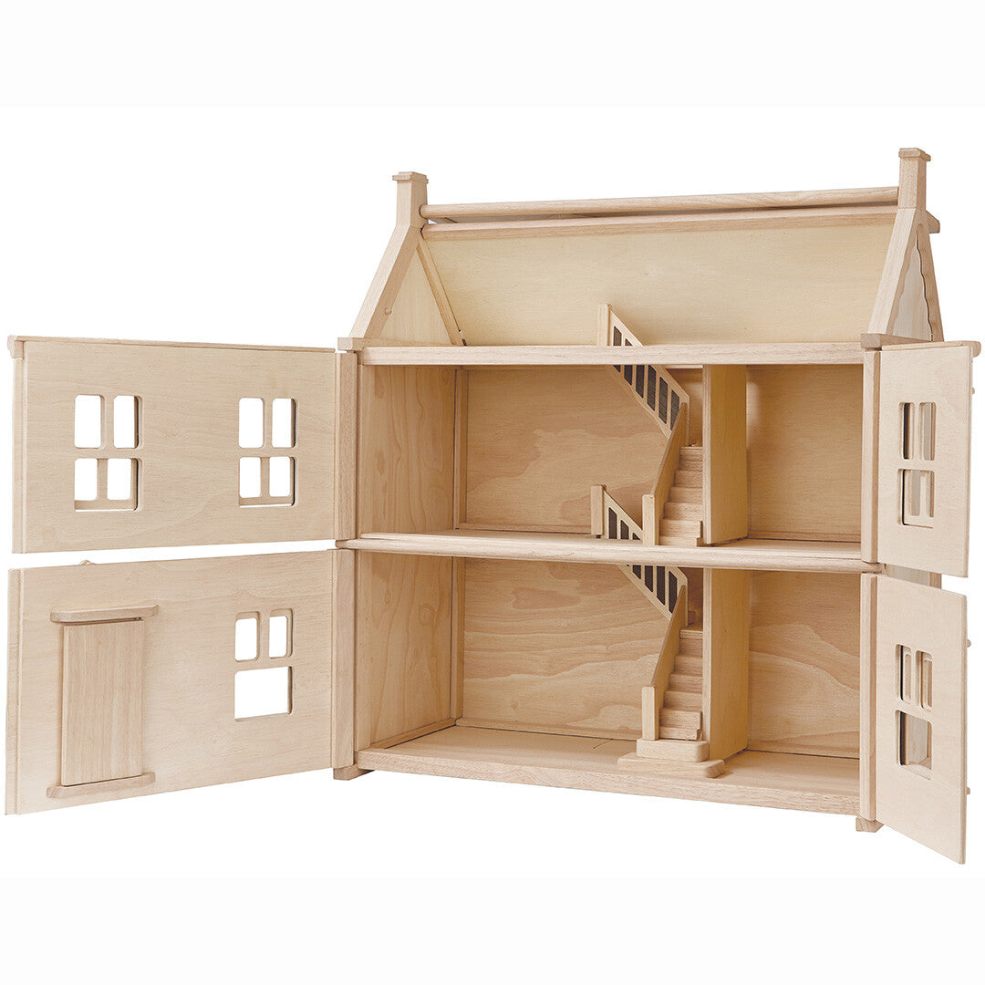 Plan Toys Victoriaans houten poppenhuis met opengeklapte zijpanelen en trappen.