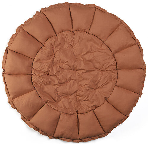 Het play&go 3-in-1 speelkleed in tawny brown, plat uitgespreid.