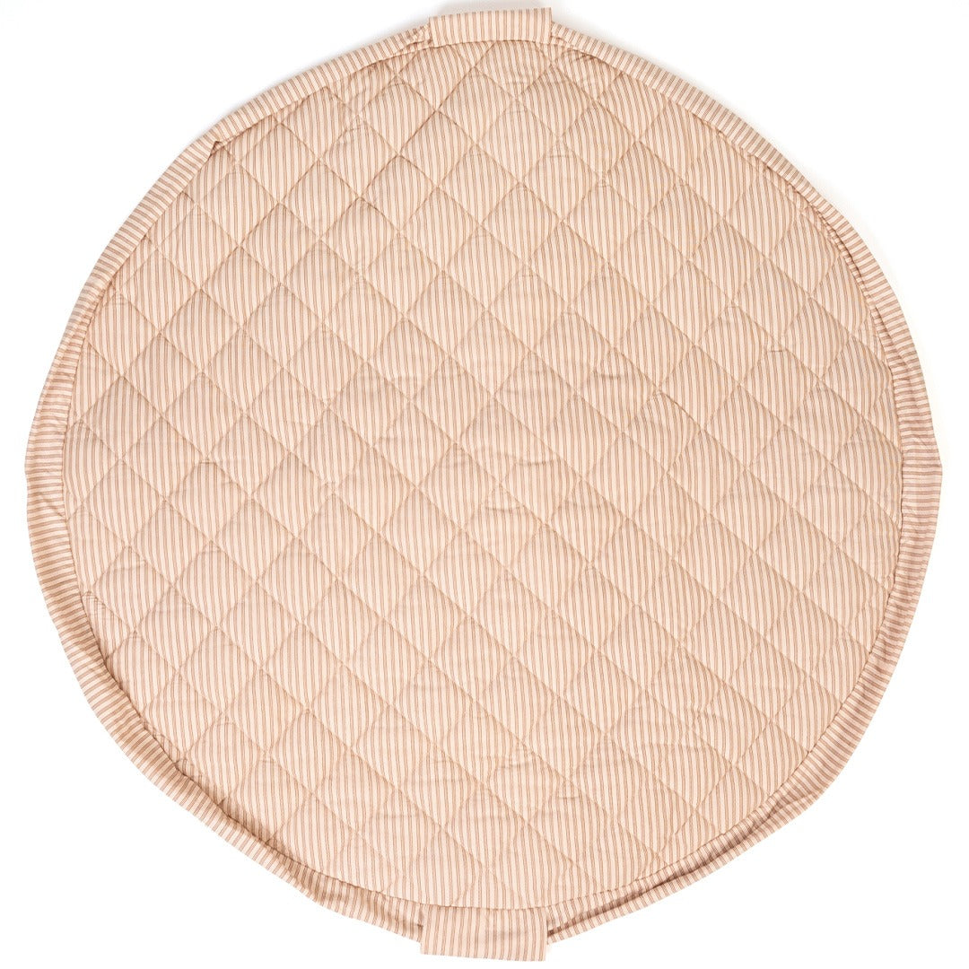 play&go rond gestreept speelkleed met ruitpatroon, van bovenaf gezien.