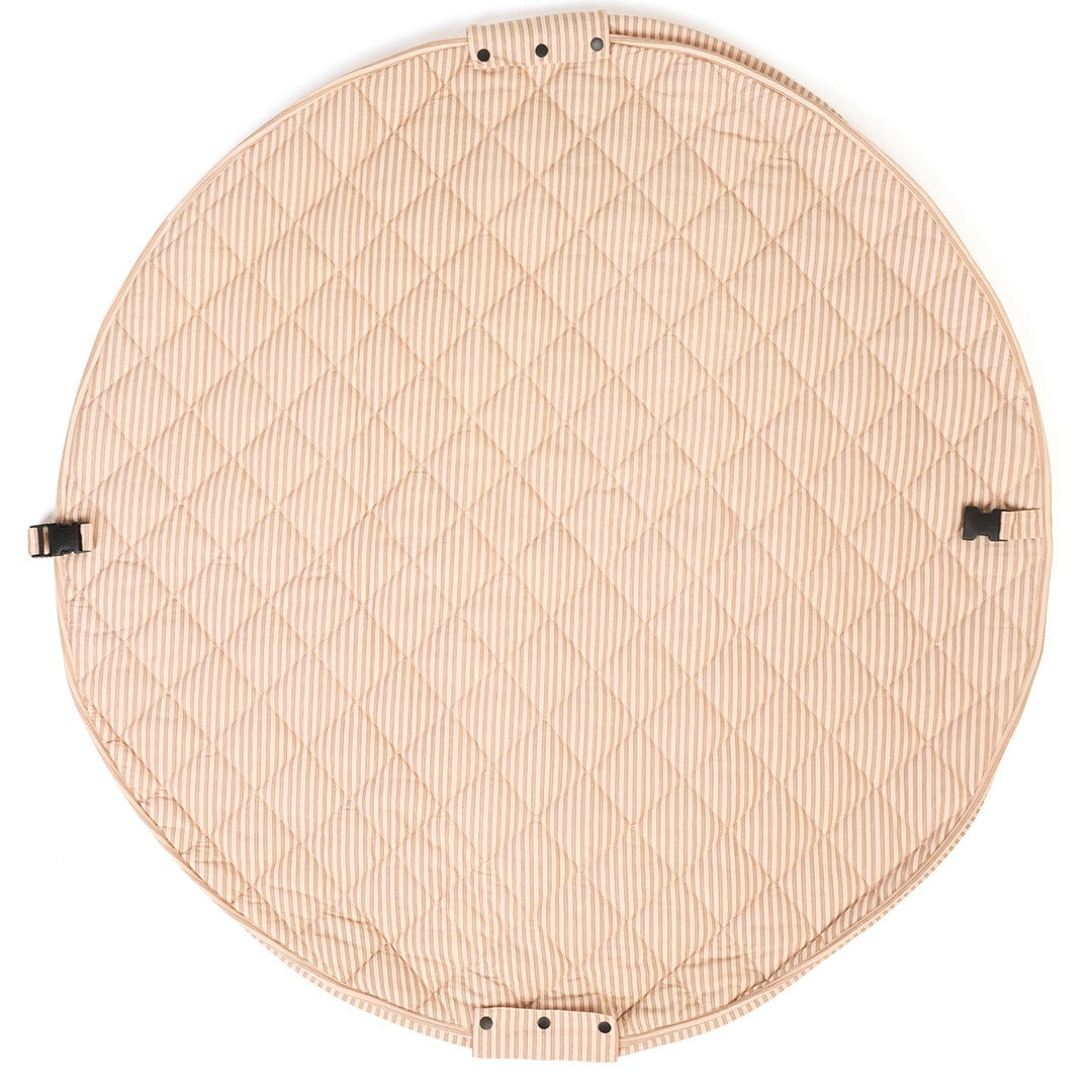play&go rond gestreept speelkleed met ruitpatroon en zwarte gespen, van bovenaf gezien.