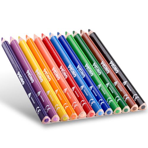 Twaalf Primo jumbo driehoekige kleurpotloden in verschillende kleuren, schuin op een rij.