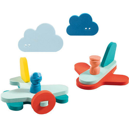 quut badpuzzel vliegtuigen set met twee schuimvliegtuigen, twee peg-figuren en twee wolken.