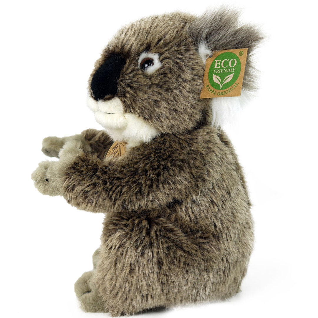 Rappa pluchen koala knuffel zittend, van de rechterzijkant gefotografeerd.