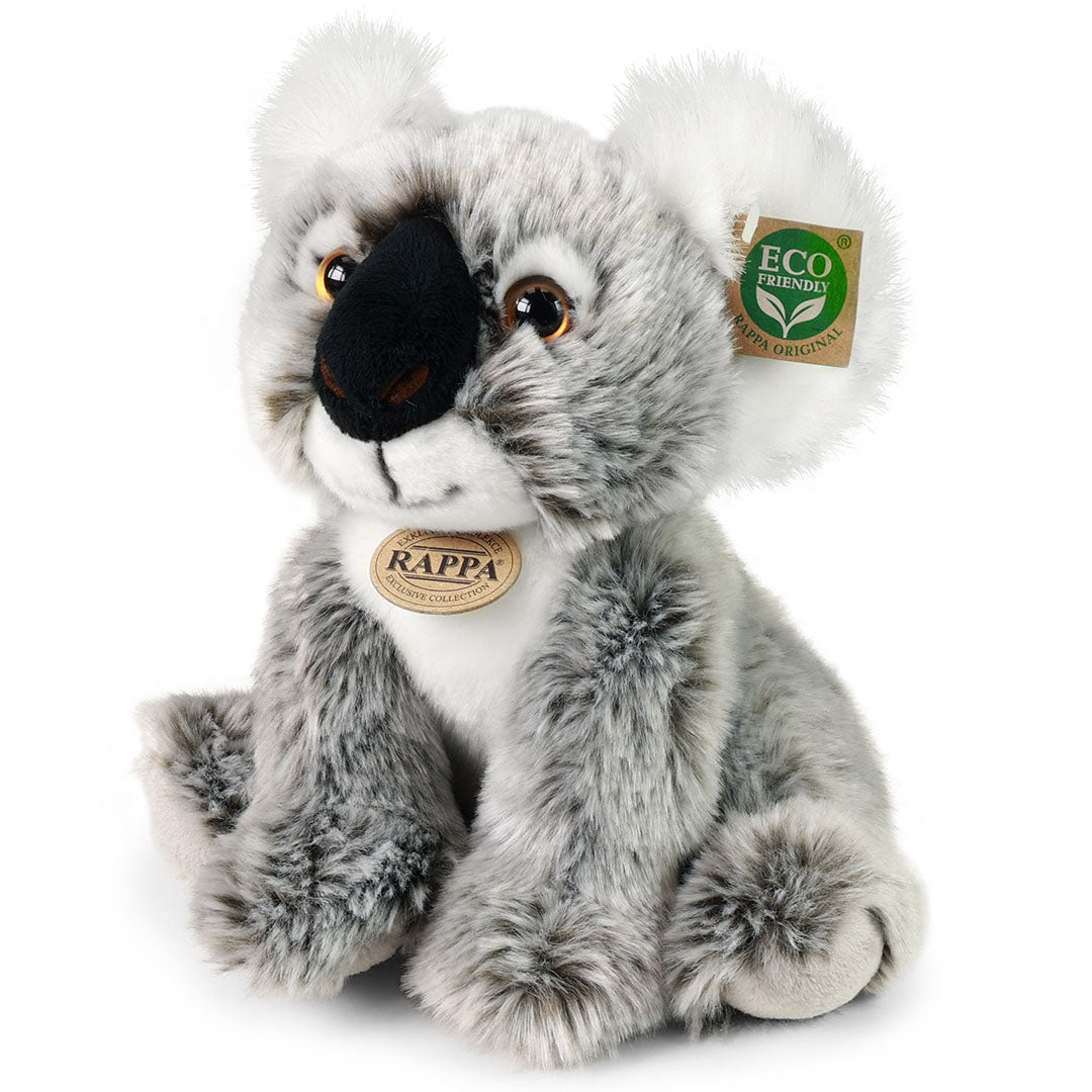 Rappa knuffelkoala zittend, schuin van voren gefotografeerd.