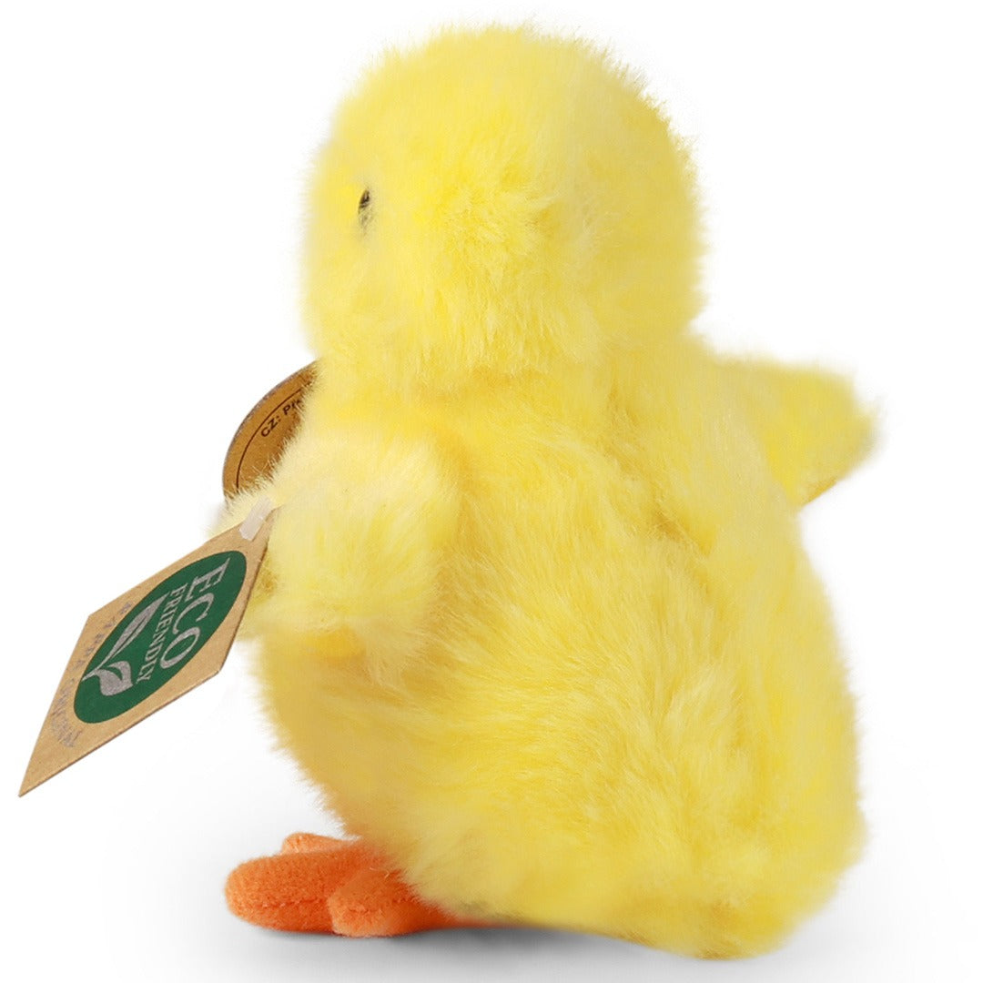 Geel knuffelkuiken van achteren gezien, met een 'Eco Friendly' label.