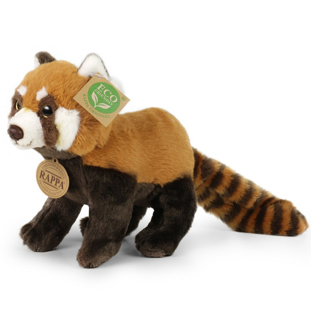 Rappa pluchen rode panda knuffel, schuin van voren gezien, met labels.