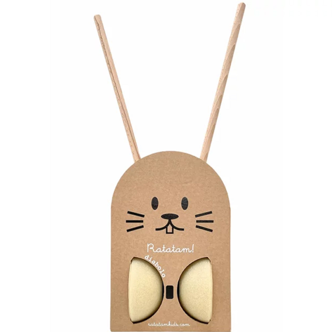 ratatam diabolo verpakking met een muizen- of konijnengezicht en houten stokken.