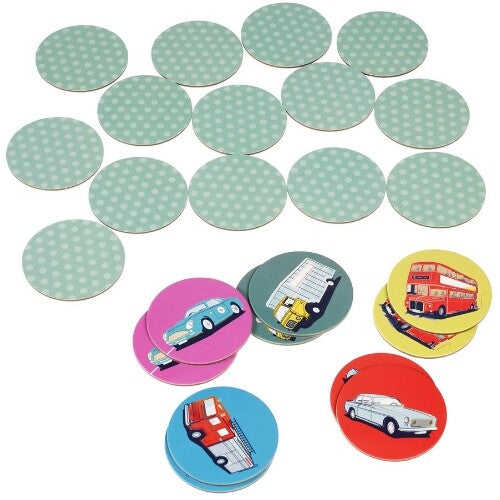 De ronde speelkaarten van het Road Trip memory game, met diverse voertuigen en een lichtgroen stippenpatroon op de achterkant.