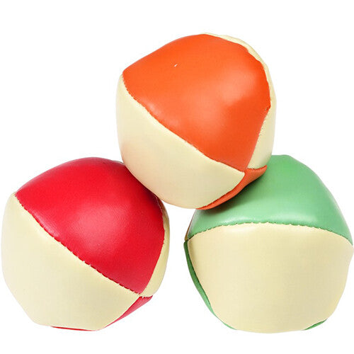 Drie Rex London jongleerballen in rood, oranje en groen, elk met crèmekleurige vlakken.