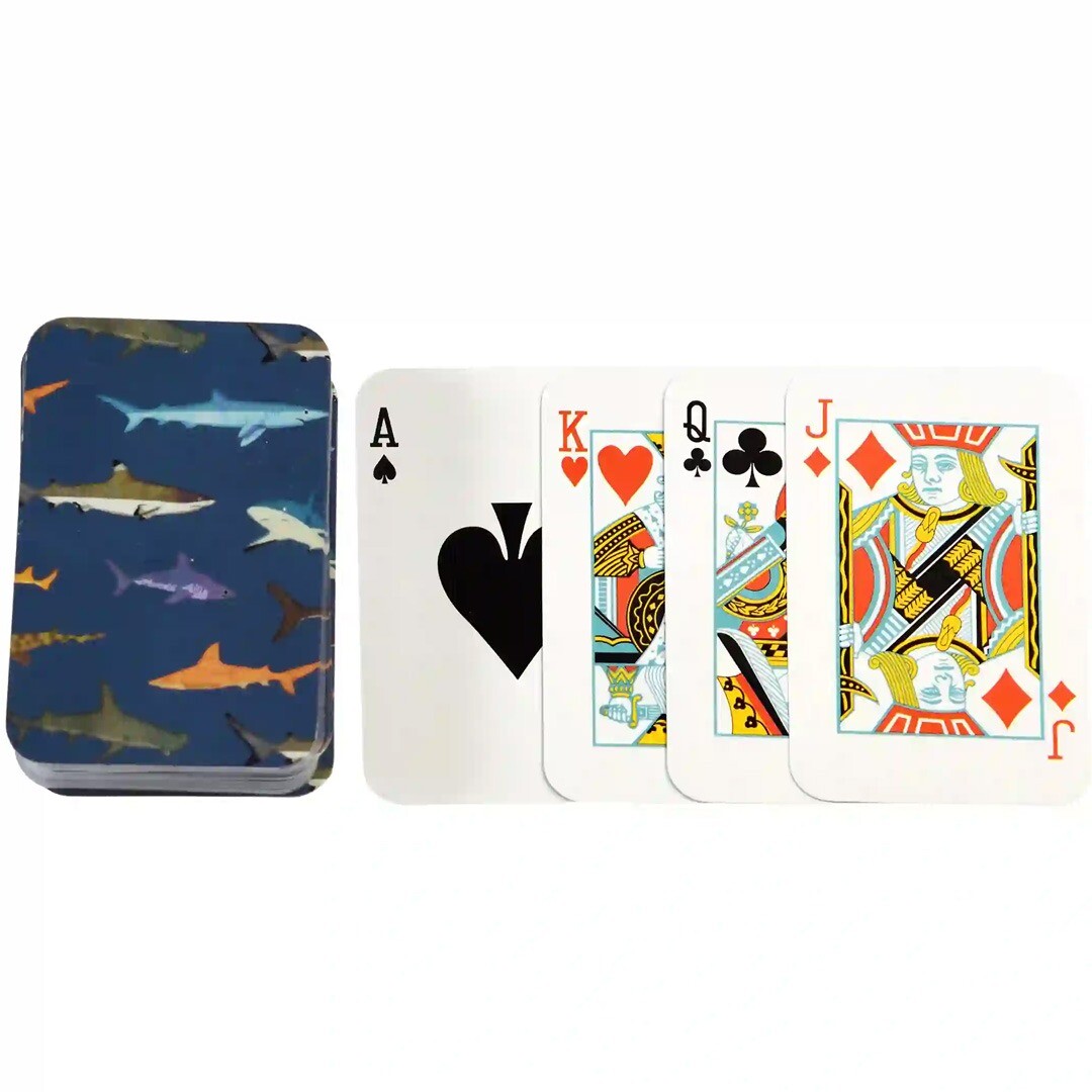 Rex London mini speelkaarten met haaienpatroon en drie open kaarten.