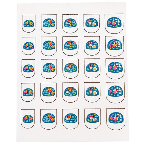Vel met 25 individuele nagelstickers met feeën en bloemen.