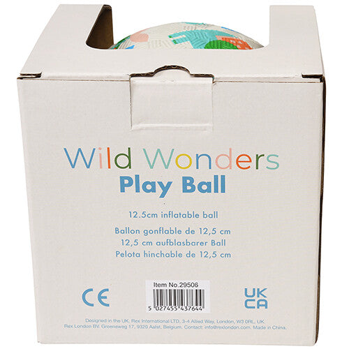 Achterkant van de Rex London speelbal verpakking met productinformatie en 'Wild Wonders Play Ball' tekst.