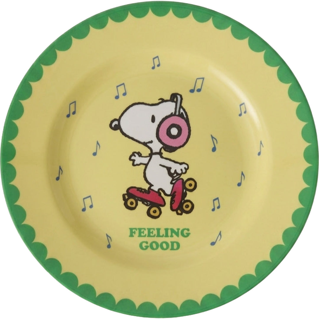 rice kinderbord met Snoopy op rolschaatsen en muzieksymbolen.
