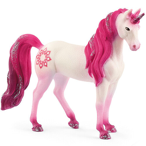 Schleich dierenfiguurtje van een witte eenhoorn merrie met roze manen, staart en een mandala op de flank.