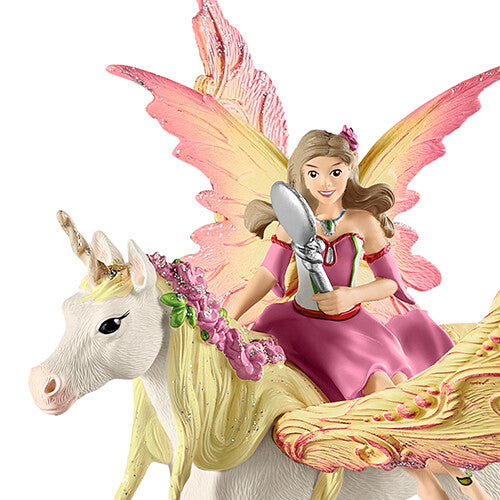 Detail van de Schleich Bayala fee met spiegel op de pegasus eenhoorn.