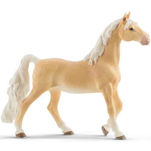 Schleich plastic dierenfiguurtje van een beige American Saddlebred merrie.
