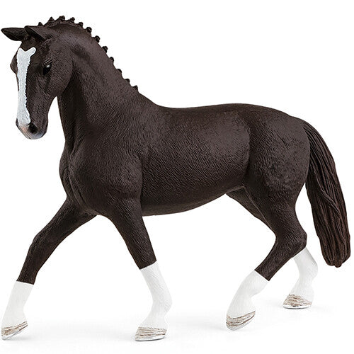 Schleich Horse Club Hannover merrie speelgoedfiguur, bruin met witte bles en sokken.