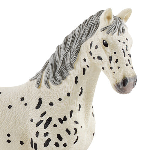 Detailfoto van de kop en hals van het Schleich Knabstrupper merrie dierenfiguurtje.