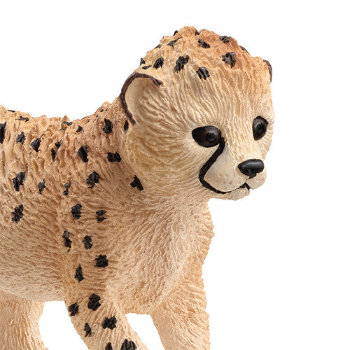 Detailopname van de kop en bovenkant van het Schleich jachtluipaardwelp dierenfiguurtje.