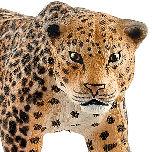 Close-up van de kop en voorpoten van het Schleich wild life jaguar dierenfiguurtje.