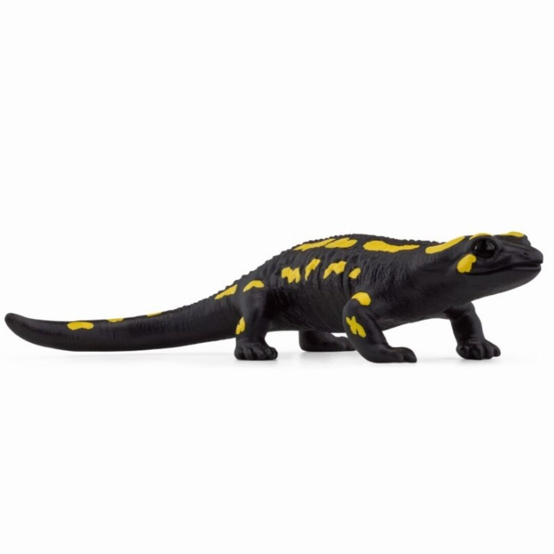 Schleich speelgoedfiguur van een zwarte vuursalamander met gele vlekken.