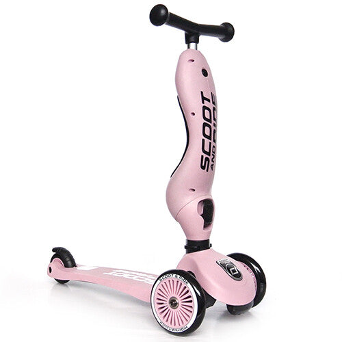 Een roze Scoot & Ride Highwaykick 1 2-in-1 step in stepmodus.