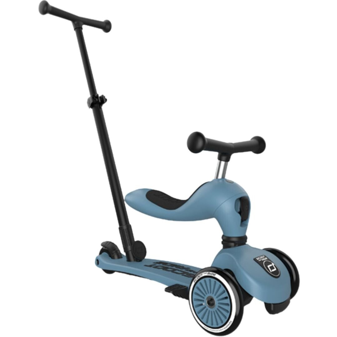 De blauwe Scoot & Ride 2-in-1 loopfiets met duwstang.