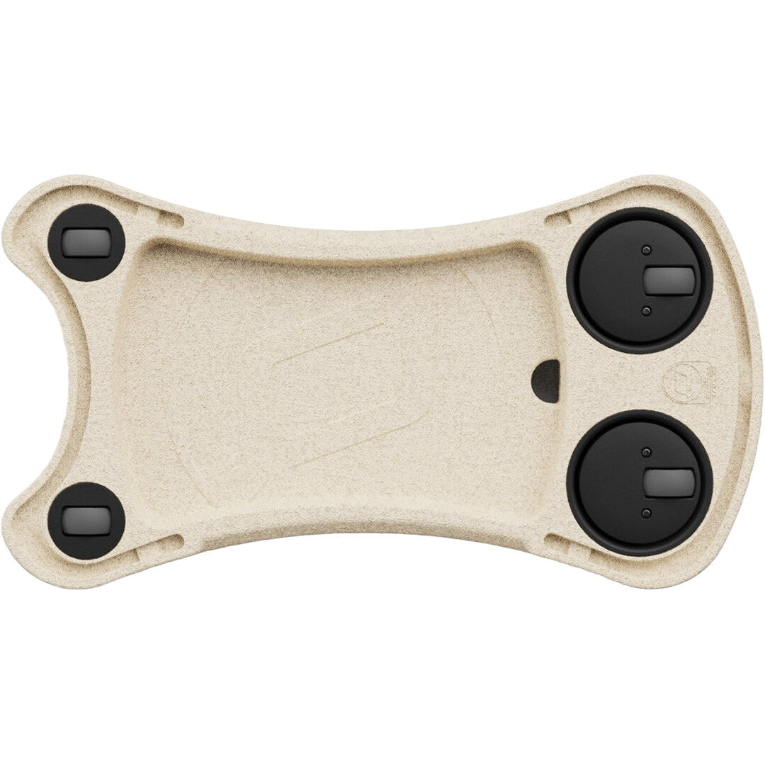 Onderkant van de Scoot & Ride beige foam loopwagen met vier zwarte wielen.