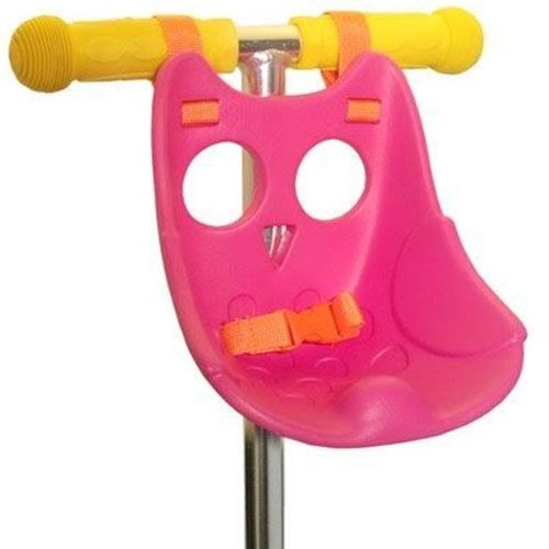 Micro step roze plastic uil-zitje voor een step, met oranje veiligheidsriem.