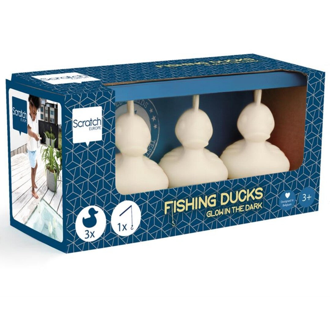 De Scratch Europe verpakking van het glow-in-the-dark vang de eendjes badspeelgoed met drie eendjes en een hengel.