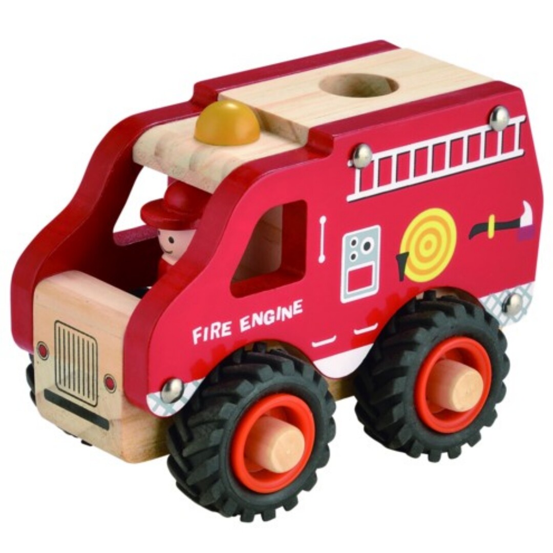 simply for kids rode houten brandweerwagen met een brandweermanfiguur en opdruk van een ladder en slang.