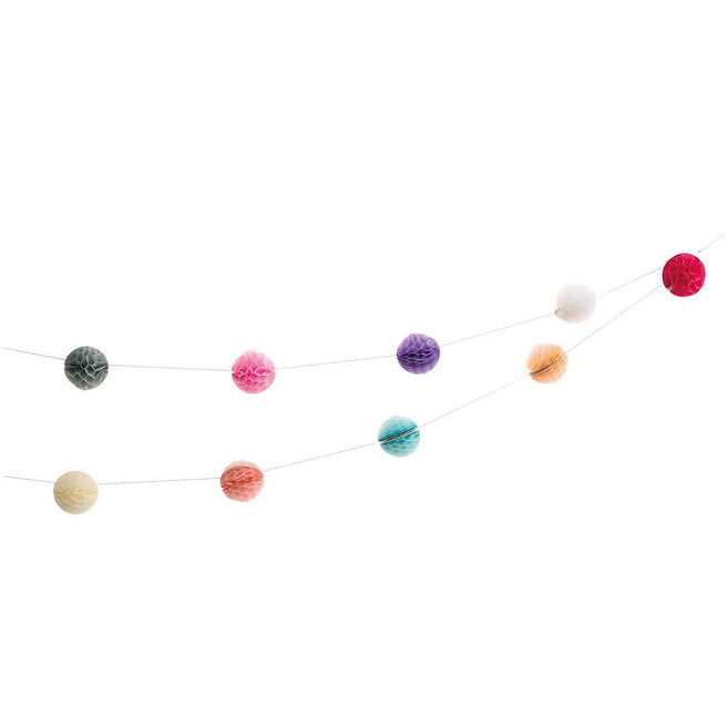 Rico Design pastelkleurige honingraat slinger met negen ballen.