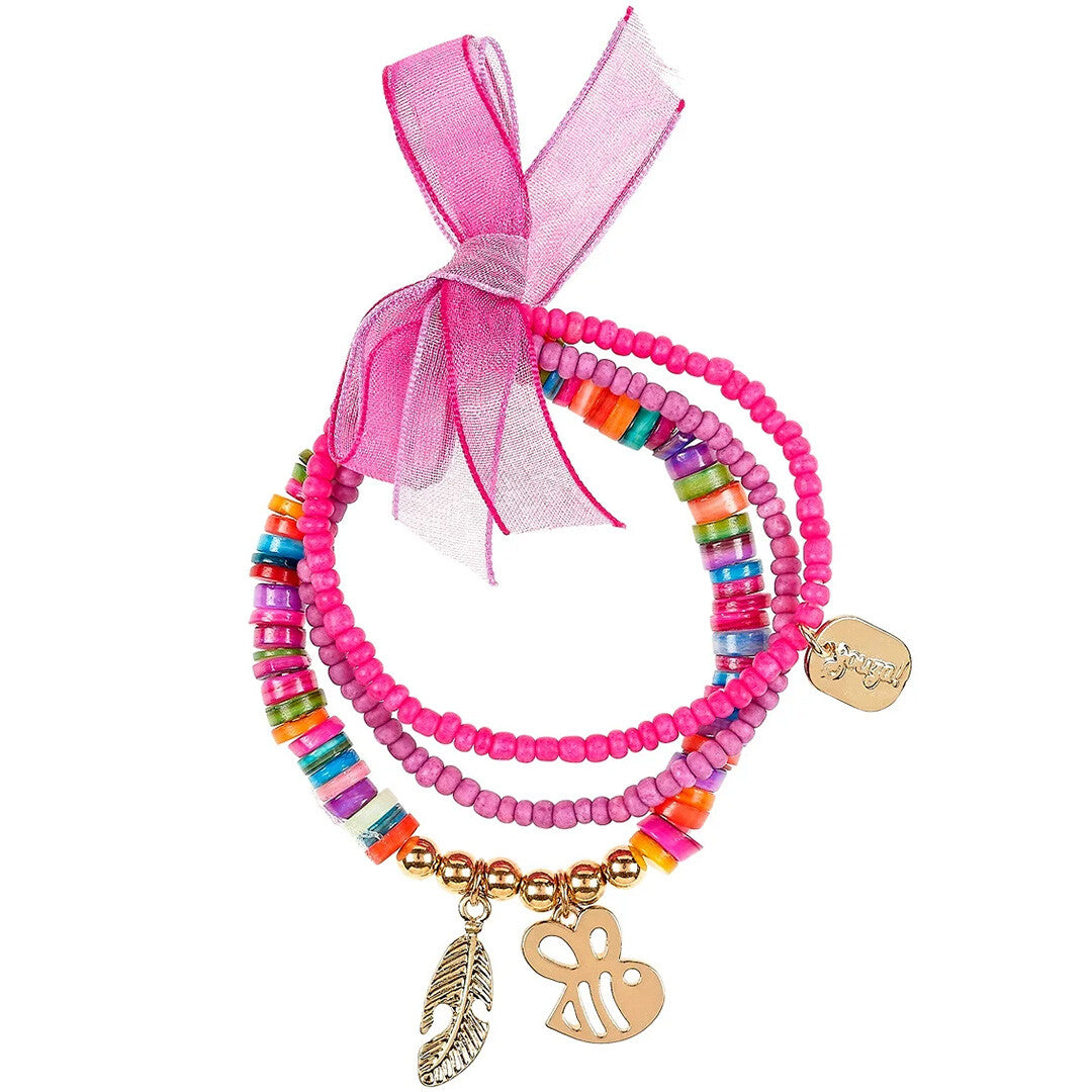 Souza for Kids kinderarmbandenset met roze en veelkleurige kralen, gouden bedels en een roze lint.