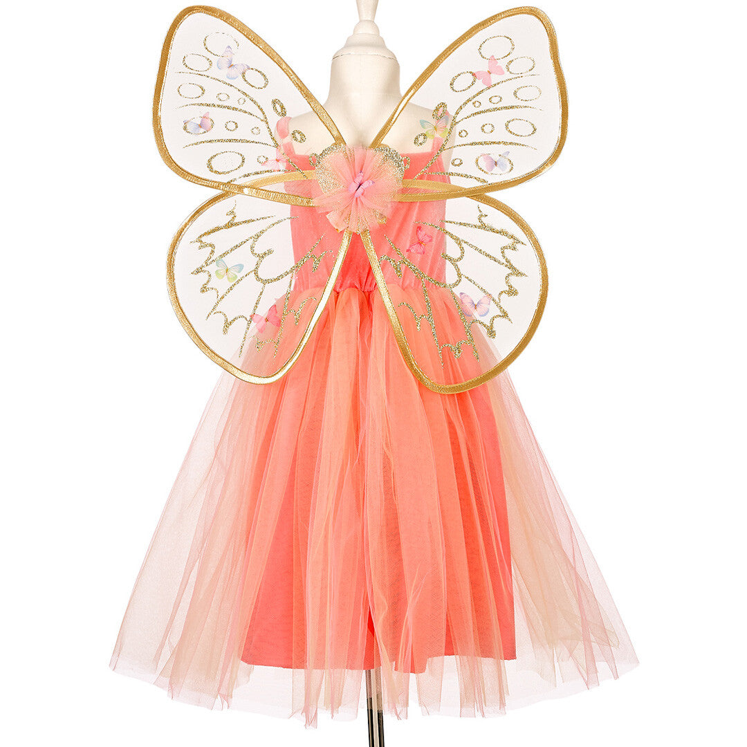 Achterkant van de Souza for Kids elfenjurk Joanna met gouden vlindervleugels en een roze bloemdetail op een paspop.