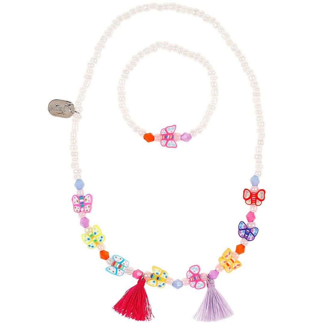 Souza for kids sieradenset voor kinderen met een ketting en armband van witte kralen, kleurrijke vlinders en kwastjes.