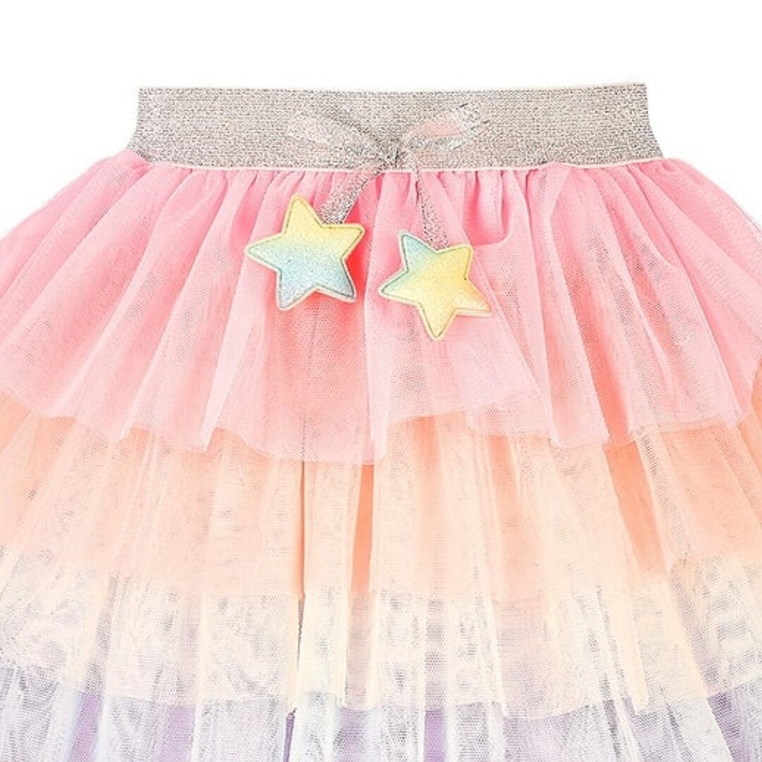 Detail van de Souza for Kids kinderrok met zilveren tailleband, strik en twee sterrenhangers.