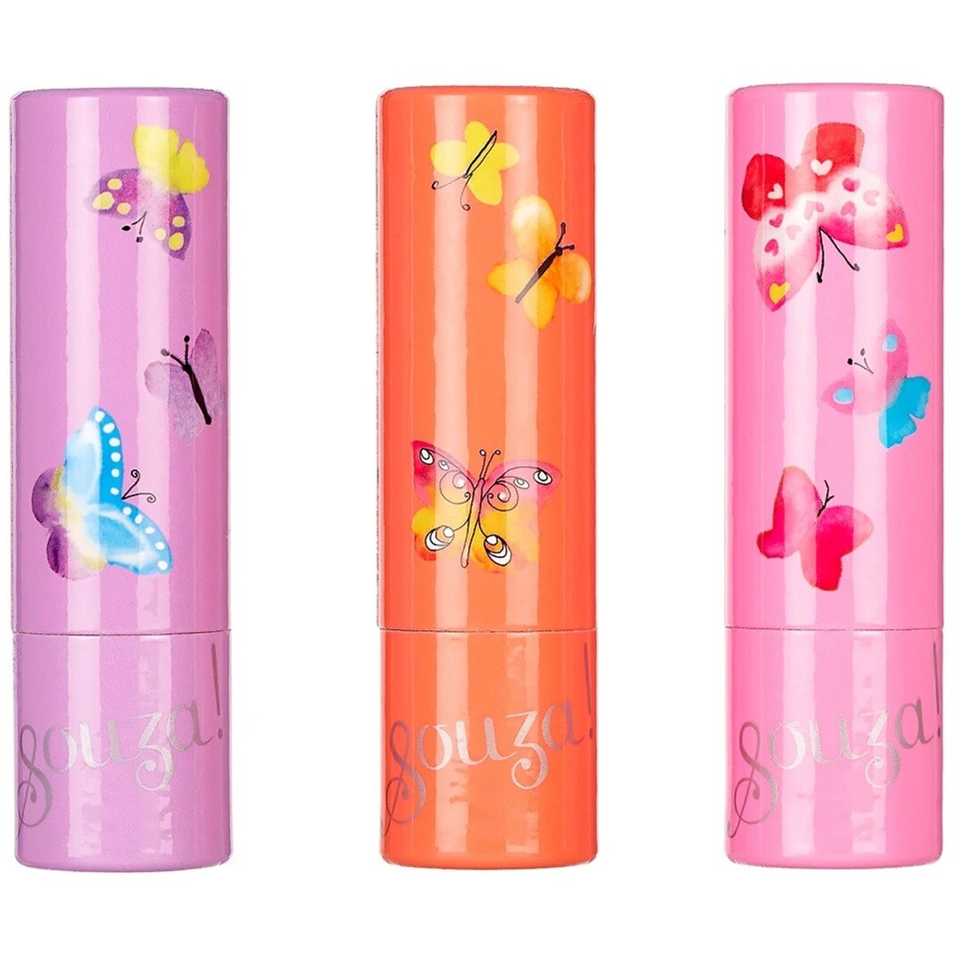 Drie Souza for Kids lippenbalsem sticks in paars, oranje en roze met vlinderpatronen.