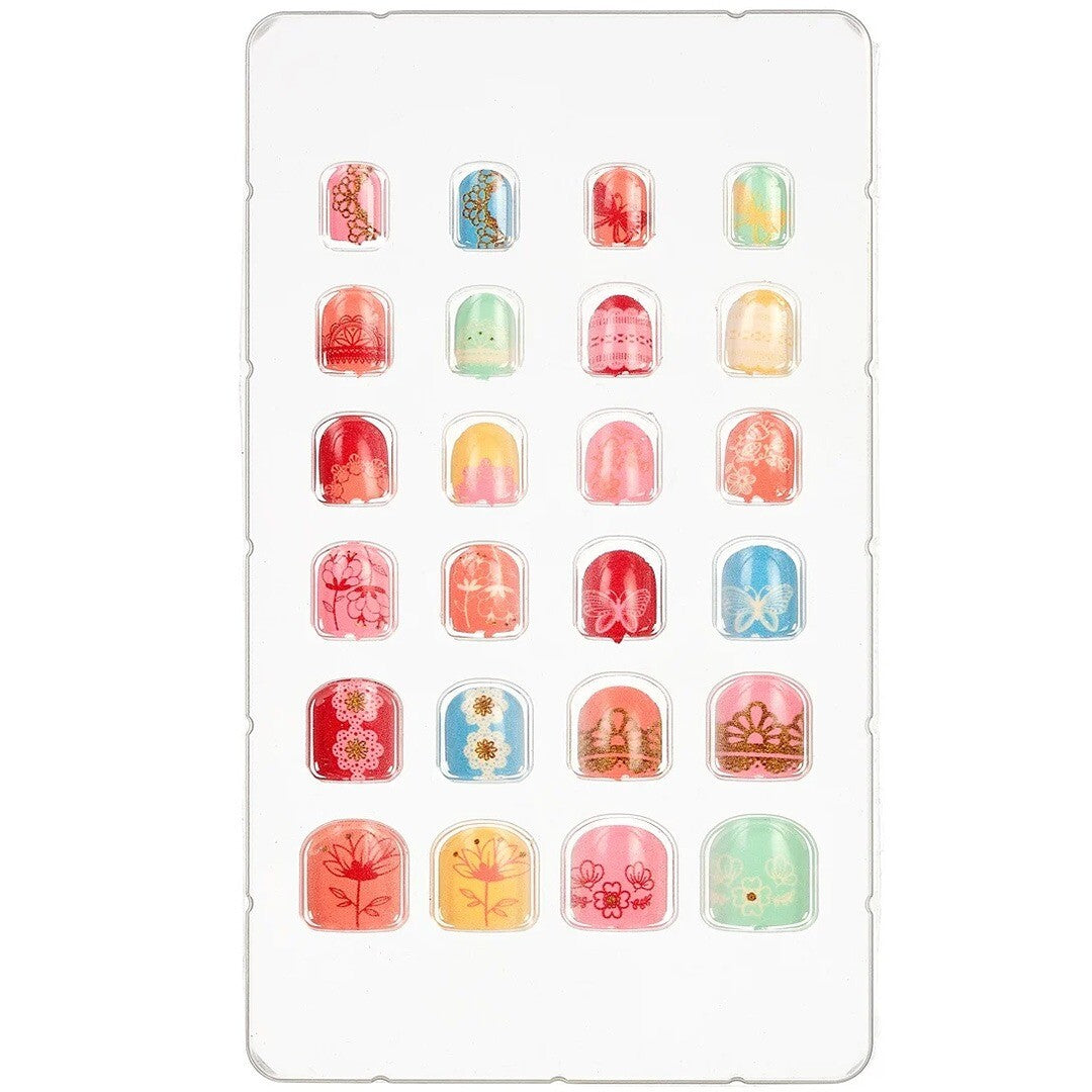 Een set van 24 kleurrijke kunstnagels voor kinderen met bloemen- en kantpatronen.